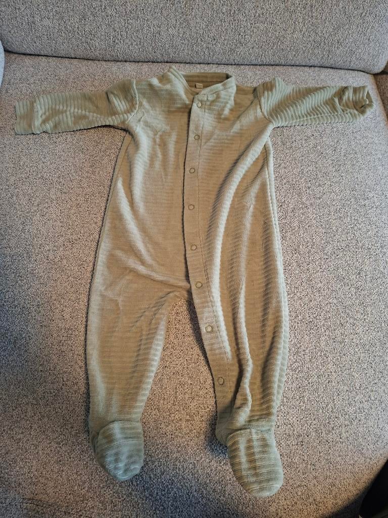 Combishort/pyjama Zeeman en tissu côtelé vert clair - Taille, Enfants & Bébés, Vêtements de bébé | Taille 50, Comme neuf, Garçon ou Fille