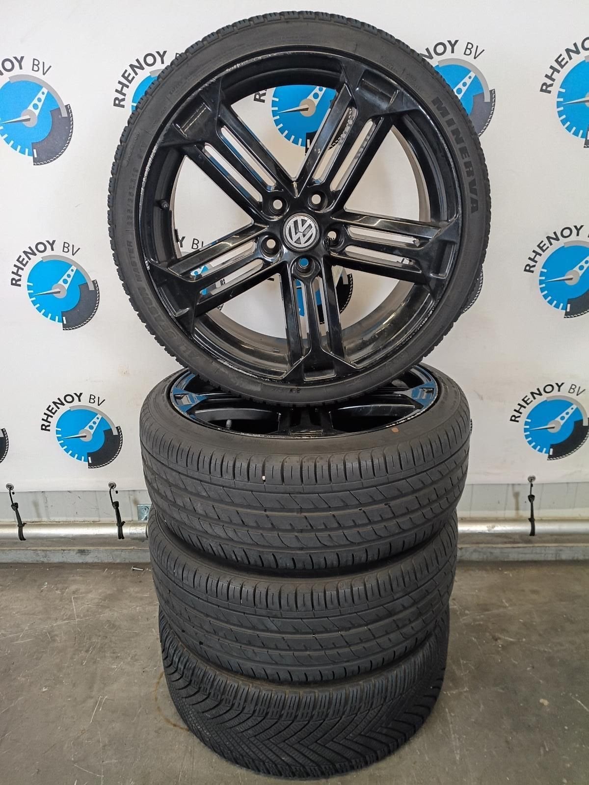 Volkswagen Golf 6 velgenset R-line zwart  5x112, Autos : Pièces & Accessoires, Pneus et Jantes, 4 Saisons, Véhicule de tourisme