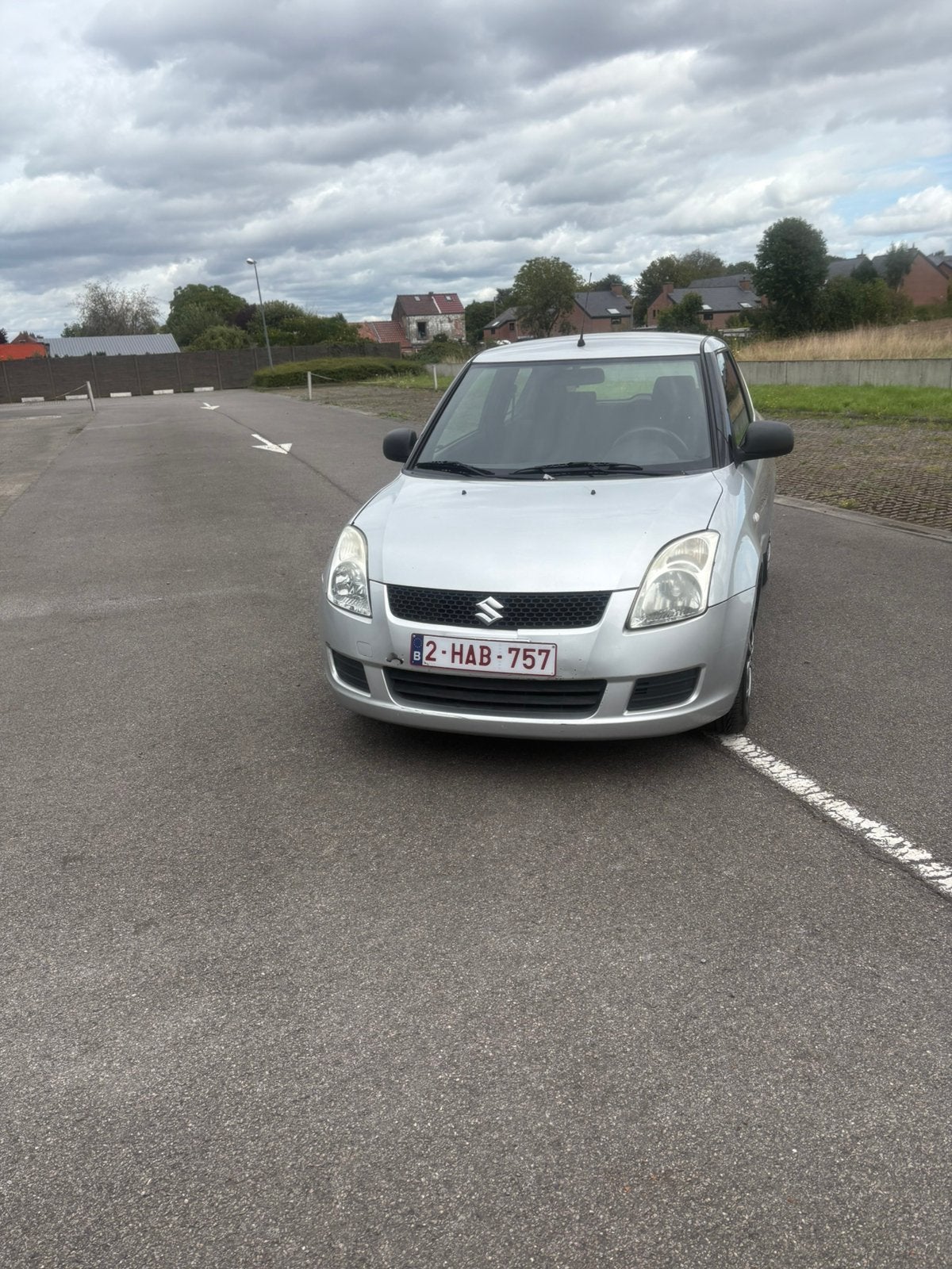 suzuki Swift 1300 essence année 2010 190.000km, Argent ou Gris, Achat, Boîte manuelle, 5 places