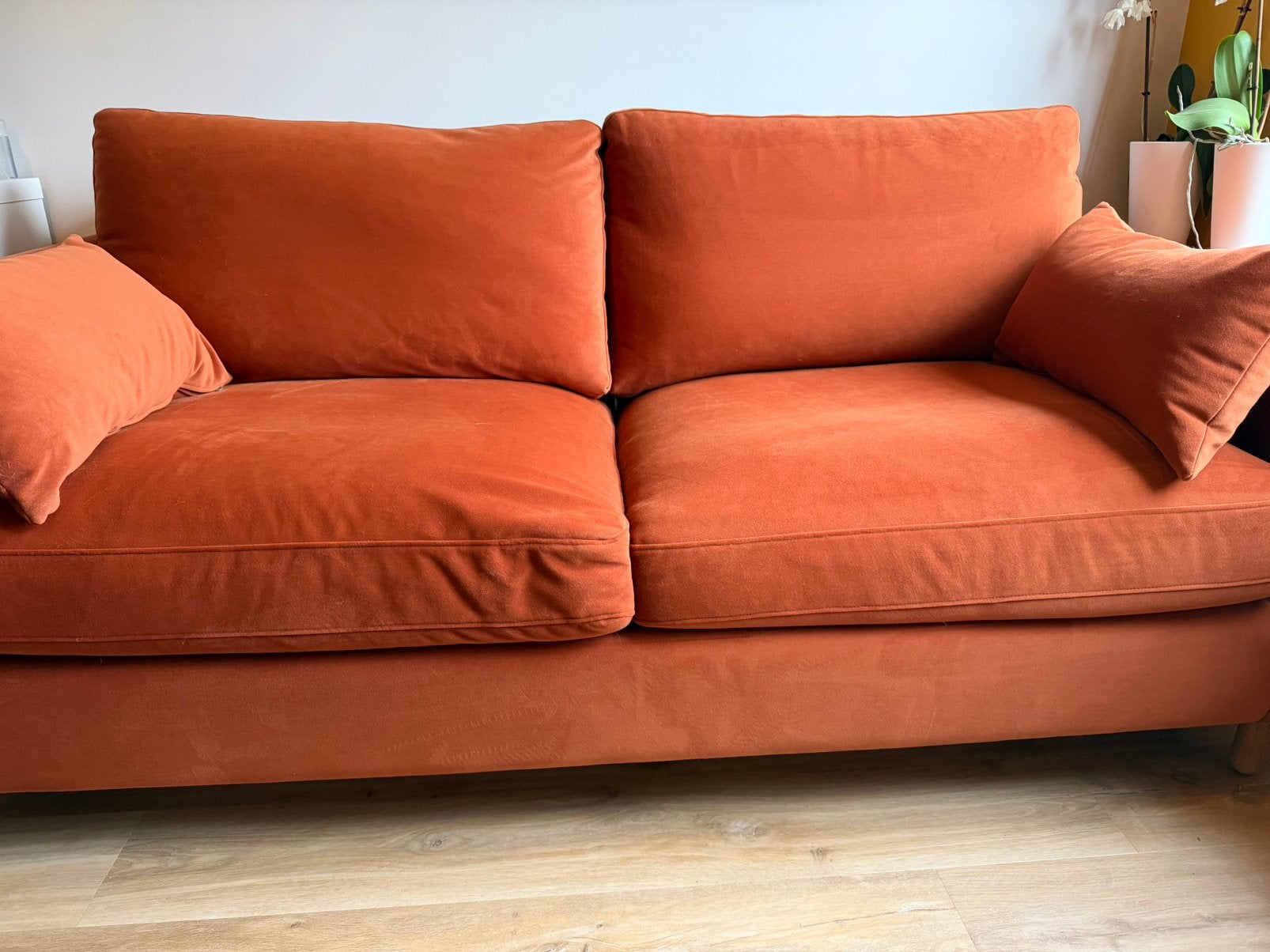 Eekhoornbruine fluwelen slaapbank met twee zitplaatsen, Ophalen, Overige materialen, Gebruikt, 150 tot 200 cm
