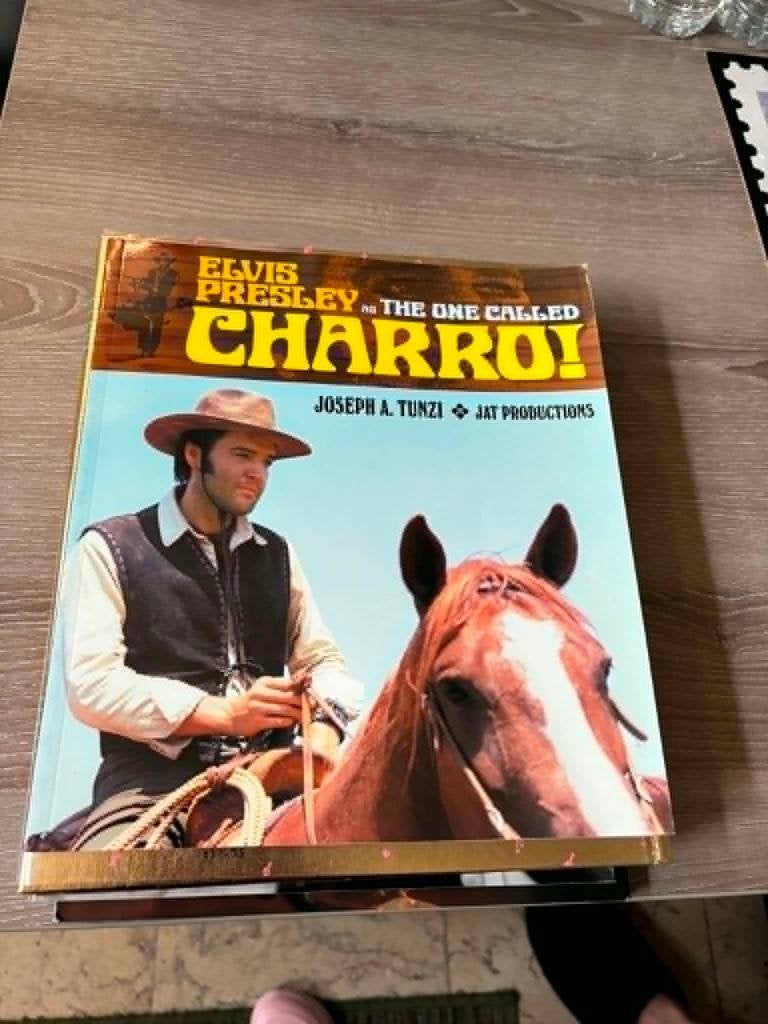 Elvis fotoboek, as the one called Charro van Joseph A. Tunzi, Ophalen of Verzenden, Gelezen, Personen