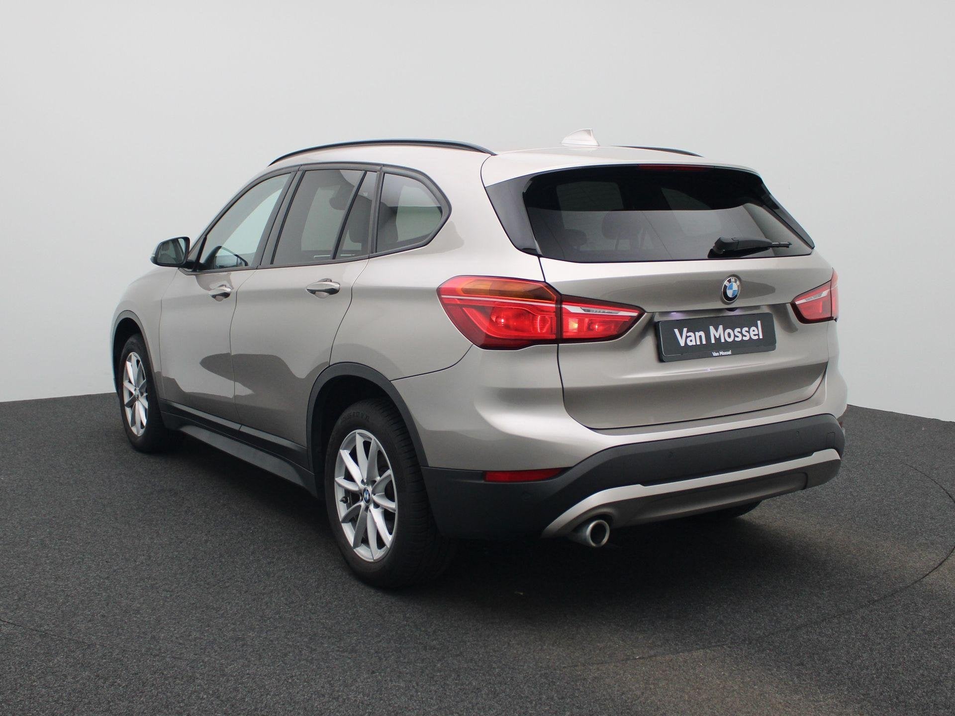 BMW X1 sDrive16dA (85 kW) NAVI | CAMERA | Sfeerverlichting |, Auto's, Automatische klimaatregeling, Stof, Gebruikt, 116 pk