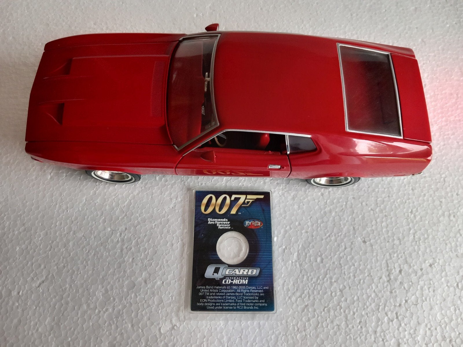FORD MUSTANG MACH 1. ERTL. DIAMONDS ARE FOREVER 1/18, Enlèvement ou Envoi, Comme neuf, Voiture, ERTL
