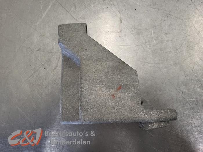 Motorsteun van een Mercedes Vito, Gebruikt, -, Ophalen of Verzenden, -