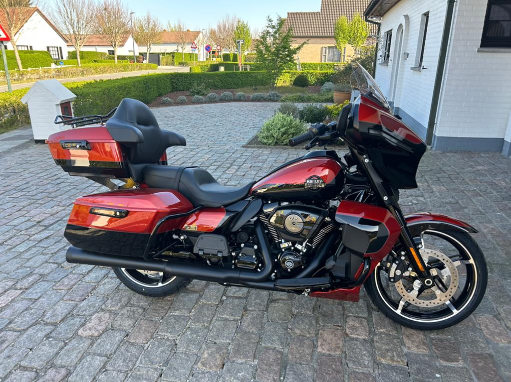 Street Glide Ultra 2025, Motoren, Motoren | Harley-Davidson, 2 cilinders, Handvatverwarming, Particulier, 1920 cc