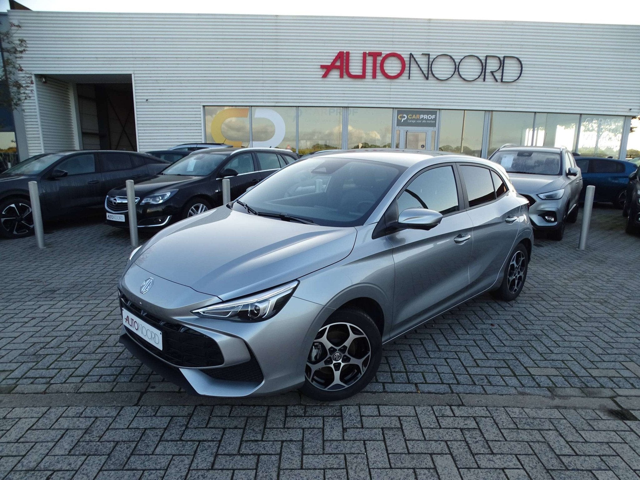 MG MG3 HEV HYBRID+ LUXURY (automatique), Autos, Argent ou Gris, Achat, 143 kW, Entreprise