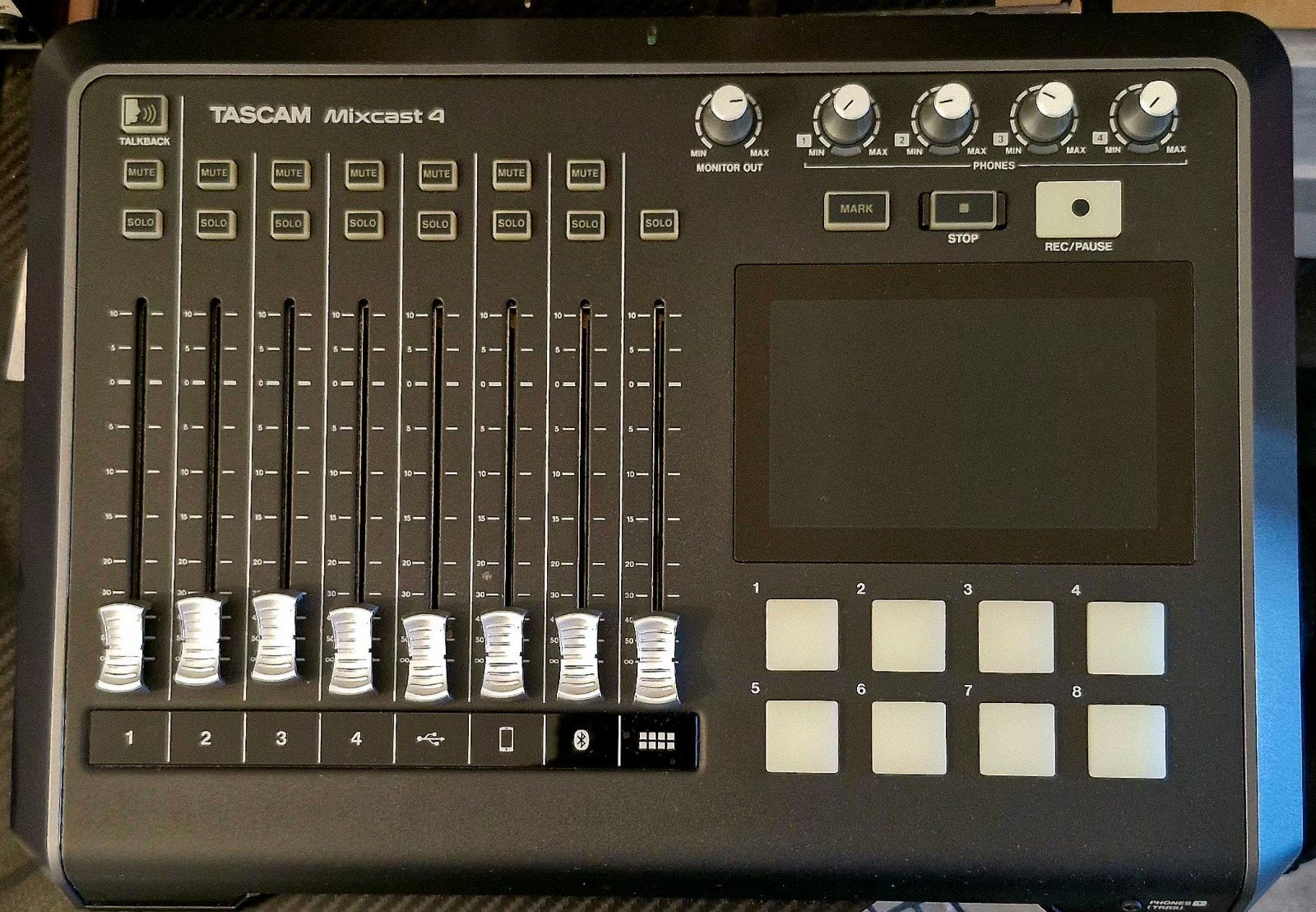 Tascam Mixcast 4, Ophalen