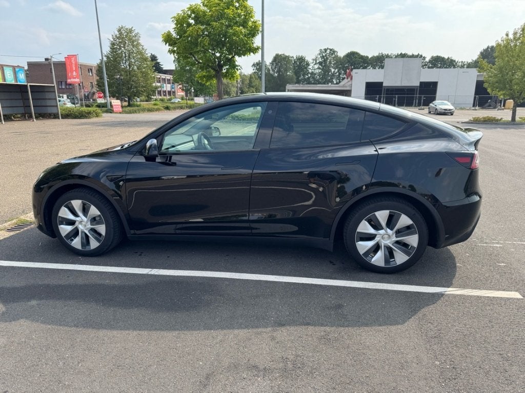 Tesla Model Y RWD (Model 2023), Autos, Achat, Entreprise, Alcantara, Noir
