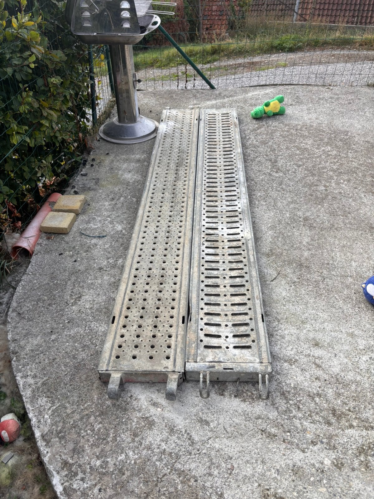 Lot de deux passerelles d’echafaudage 2m50, Bricolage & Construction, Enlèvement, Utilisé