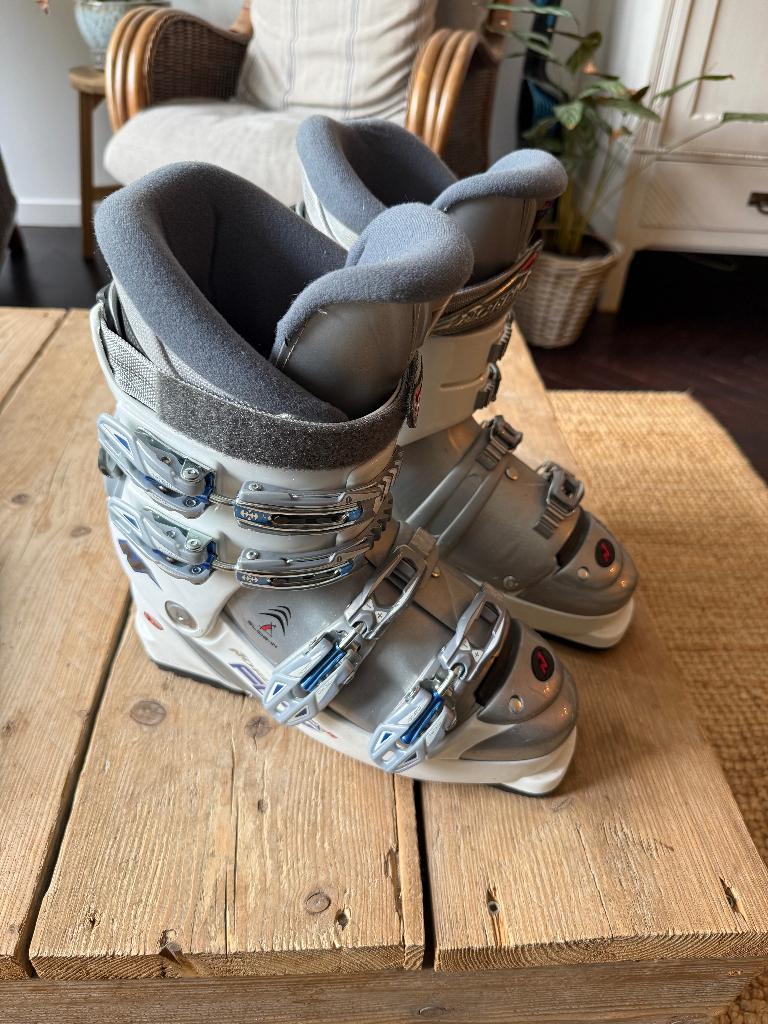 Skibotten Dames maat 40 merk Nordica, Sport en Fitness, Skiën en Langlaufen, Gebruikt, Schoenen, Ophalen of Verzenden, Nordica