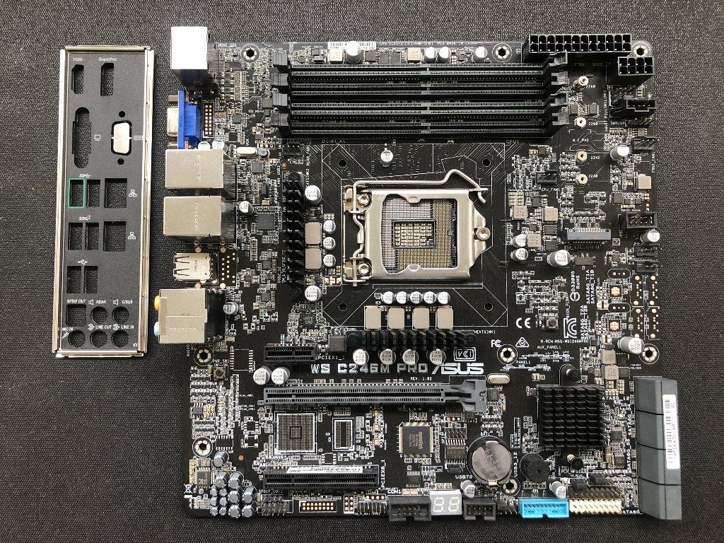 ASUS WS C246M PRO, Ophalen, LGA 1151, DDR4, Zo goed als nieuw