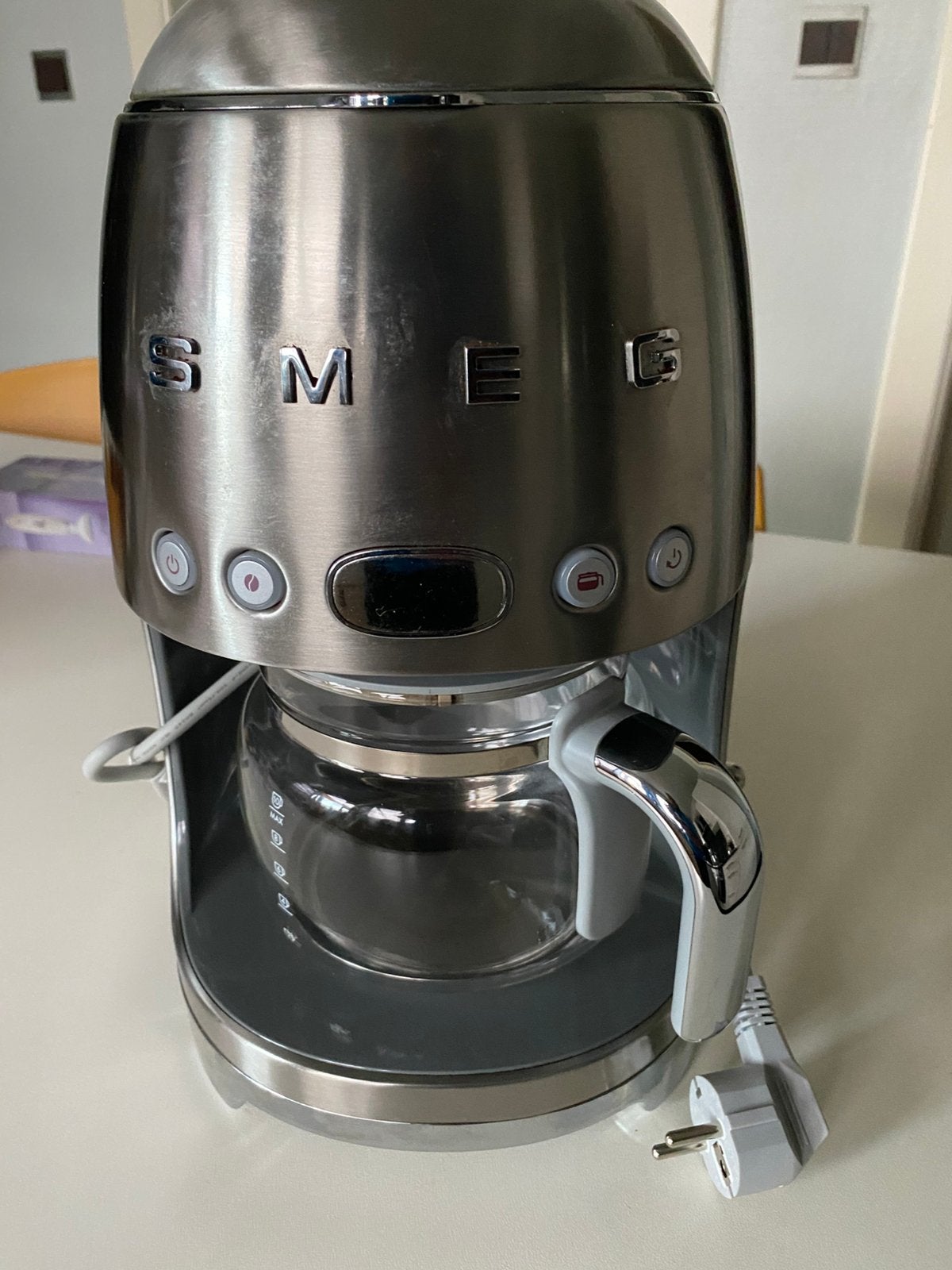 Smeg koffiemachine te koop als nieuw, Elektronische apparatuur, Koffiezetapparaten, Ophalen, Afneembaar waterreservoir, 10 kopjes of meer