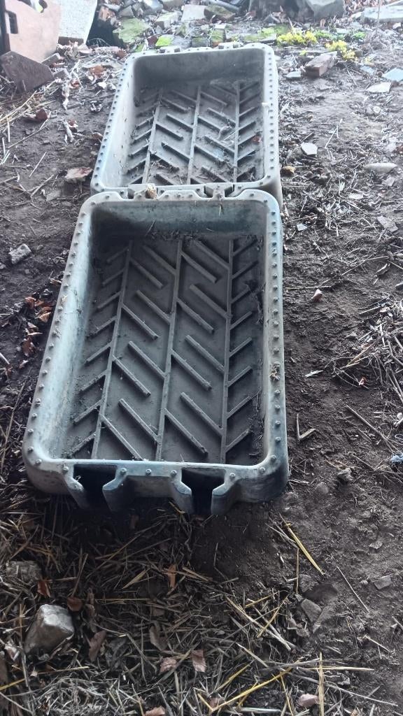 ontsmettingsbakken (doorloopbakken) voor schapen en koeien., Zakelijke goederen, Ophalen, Veehouderij, Stalinrichting