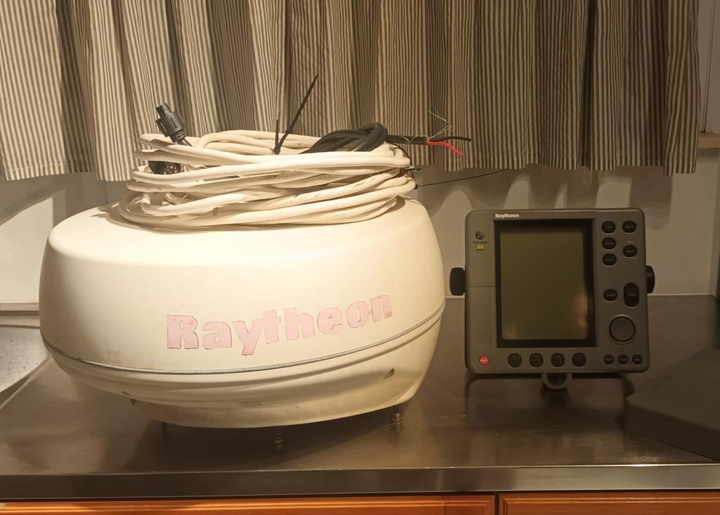 Radar Raytheon SL70 serie voor de liefhebber., Watersport en Boten, Ophalen, Radar