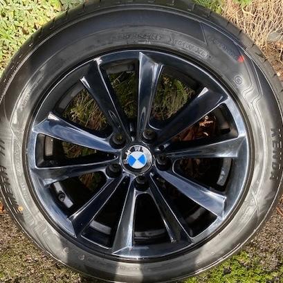 Jantes BMW série 5 - F10 et F11 pneus neufs 225/55/R17 101W, Autos : Pièces & Accessoires, Neuf, Pneus et Jantes, Véhicule de tourisme