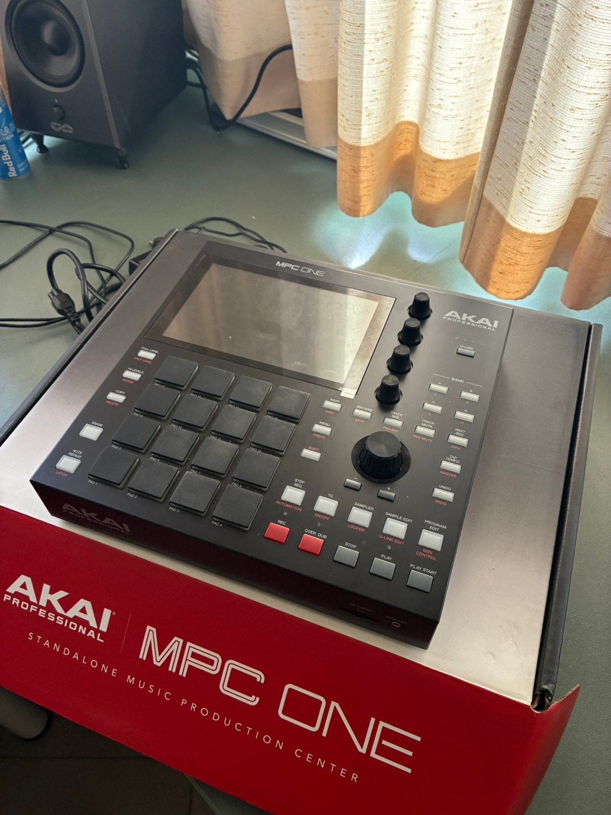 Akai Mpc One, Musique & Instruments, Équipement Midi, Enlèvement ou Envoi, Comme neuf