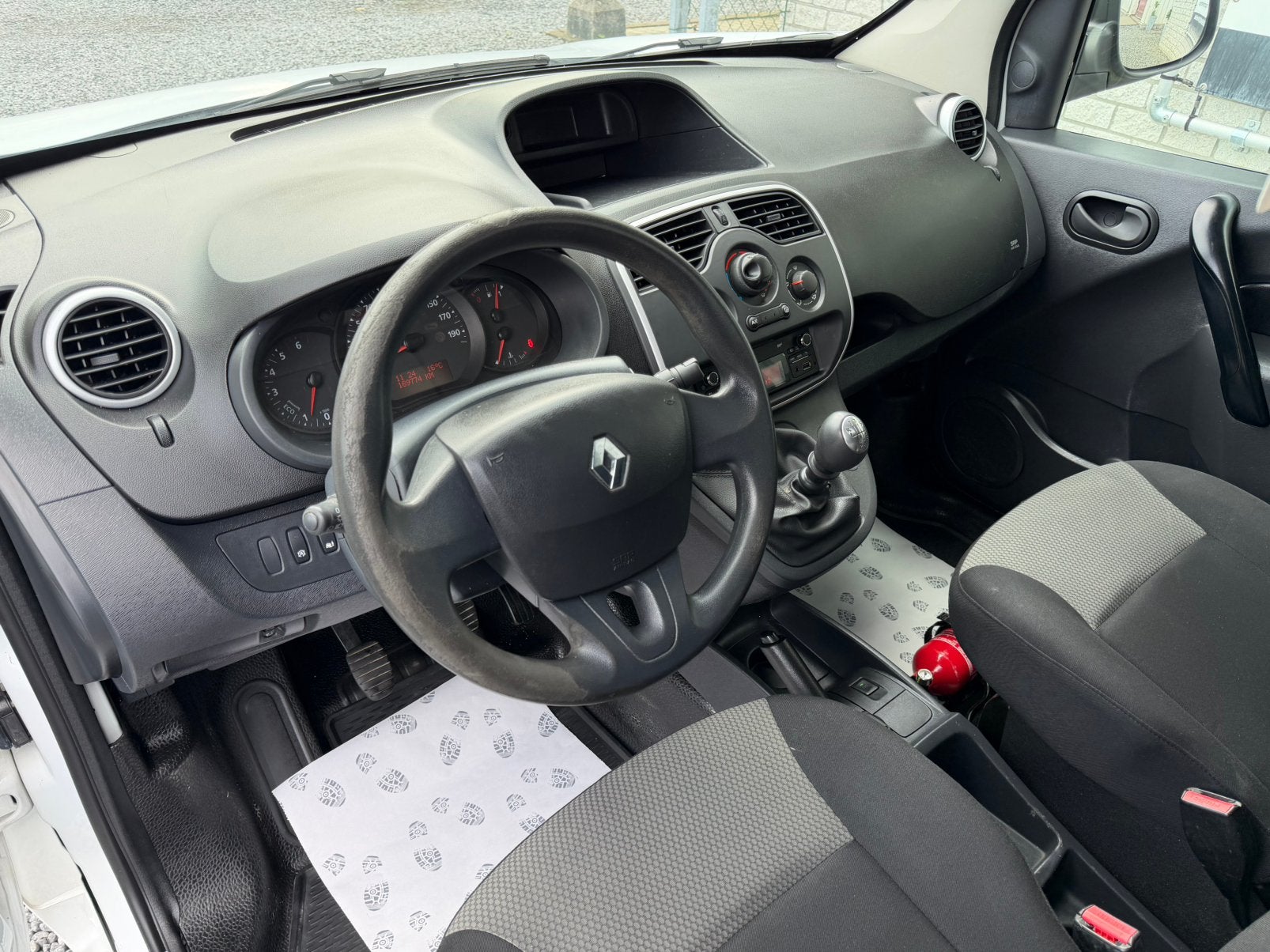 Renault Kangoo 1.5 dCi 2019 169 000 km 95 pk 1 ste eigenaar, Auto's, Dealer onderhouden, https://public.car-pass.be/vhr/9dd64e9e-3f27-4421-81a7-47915d68aa12
