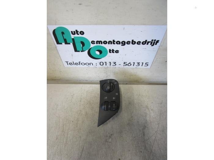 Commutateur lumière d'un Volkswagen Caddy (Caddy 95-), Volkswagen, -, 3 mois de garantie, Utilisé