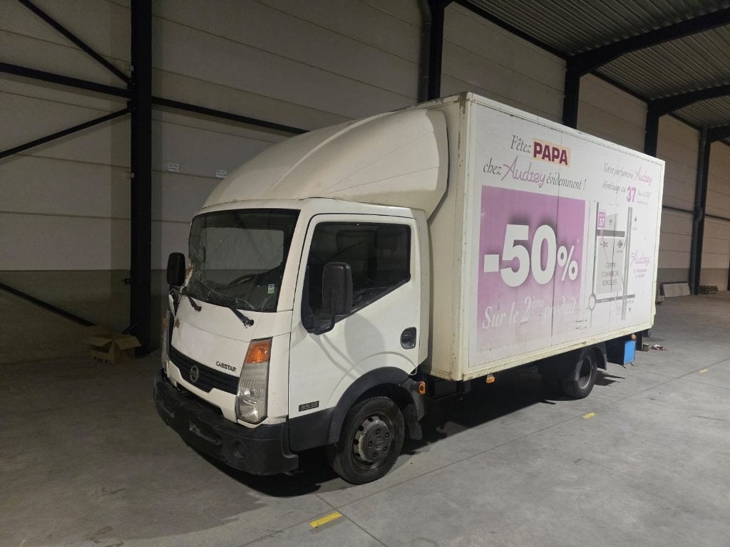 Nissan Cabstar 2010, Auto's, Overige modellen, Overige bekleding, Wit, Diesel