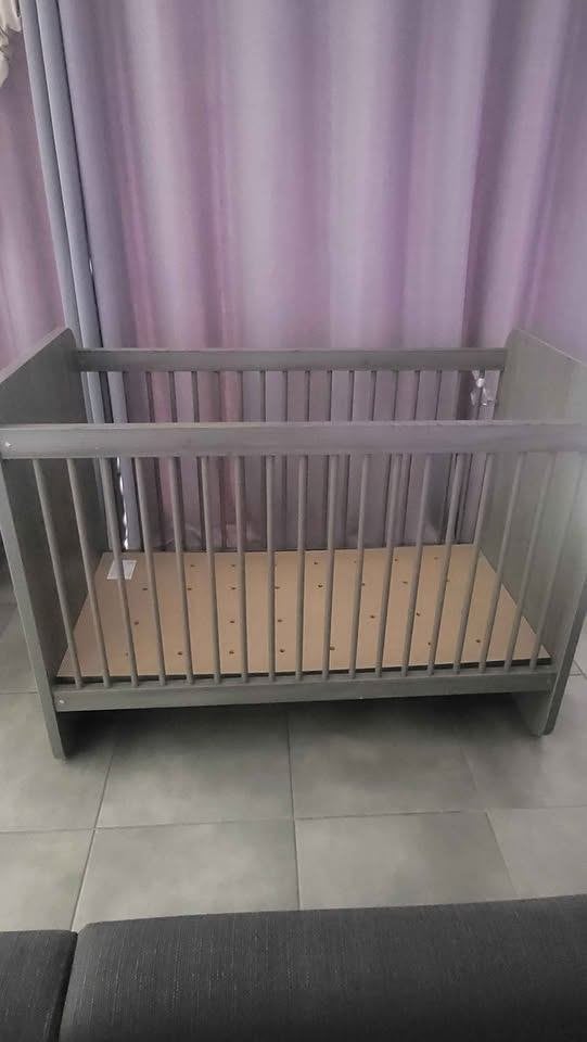 Babybed in hoogte verstelbaar, Kinderen en Baby's, Ophalen, Gebruikt, Minder dan 140 cm, 70 tot 85 cm