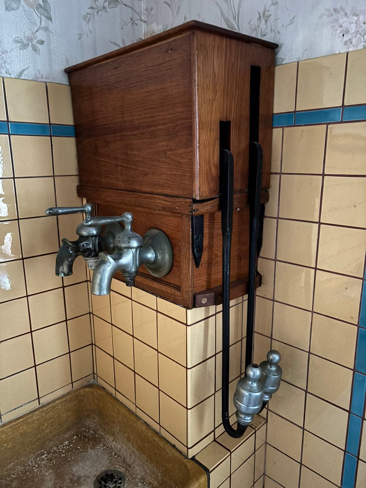 Oude dubbele waterpomp  140€, Ophalen