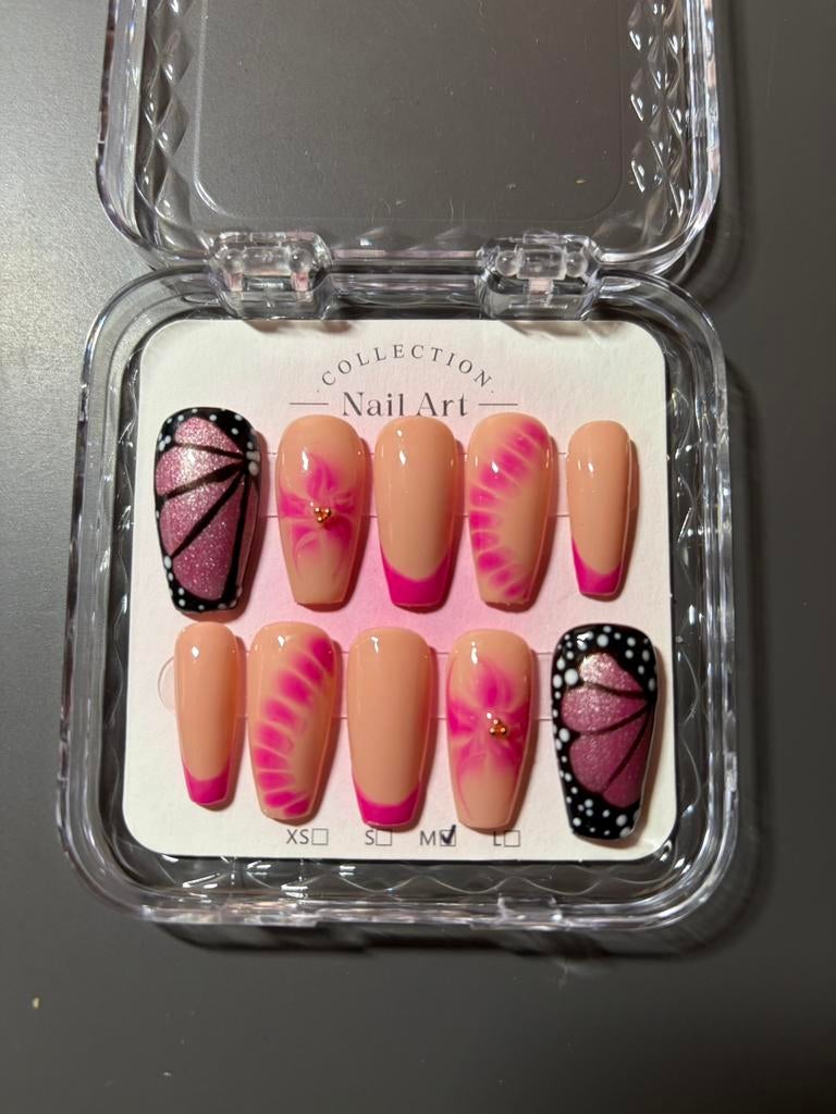 Nouveau set d'ongles à presser fait main Motif papillon rose, Neuf, Enlèvement ou Envoi, Rose, Mains et Ongles