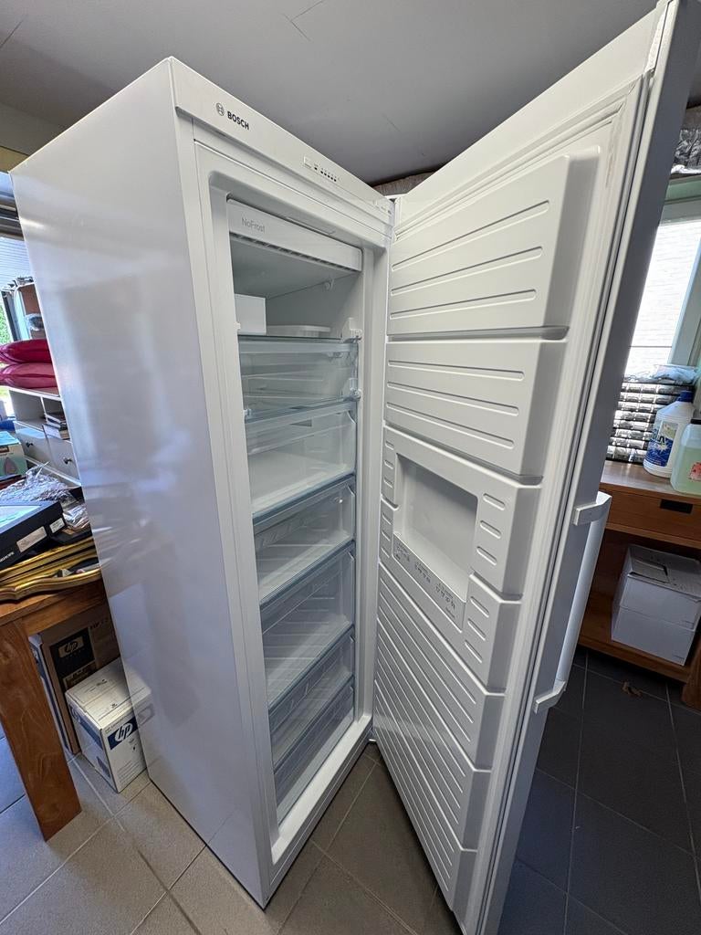 Bosch GSN33FWEV diepvriezer als nieuw, Ophalen, Zo goed als nieuw, Vrieskast