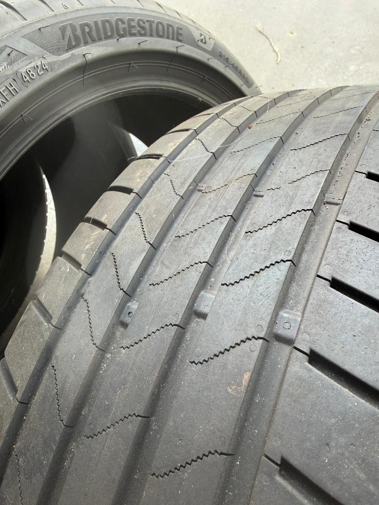 Pneus Bridgestone Tunranza ENLITEN (215/45/20), Autos : Pièces & Accessoires, Pneus & Jantes, 215 mm, Pneus été, Pneu(s), Enlèvement