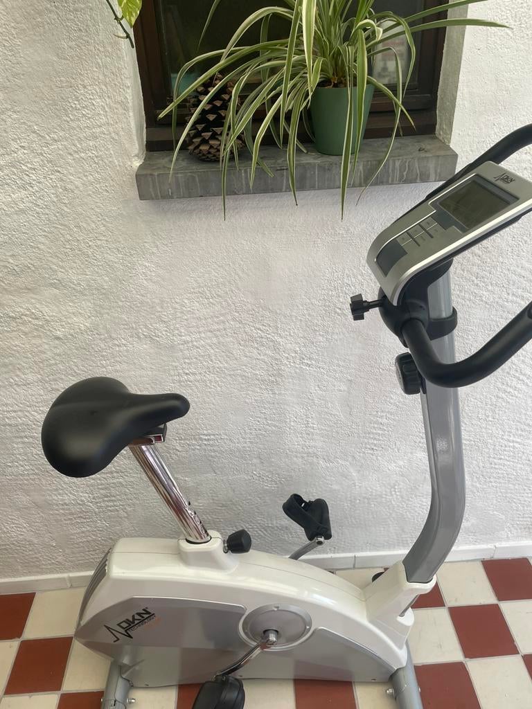 DKN home trainer, Sport en Fitness, Ophalen, Zo goed als nieuw, Benen, Hometrainer