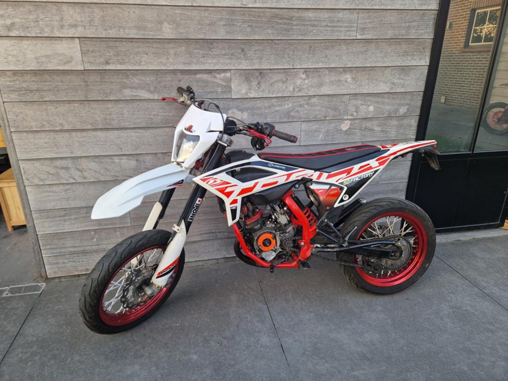 2022 Beta RR 50 Track, Ophalen