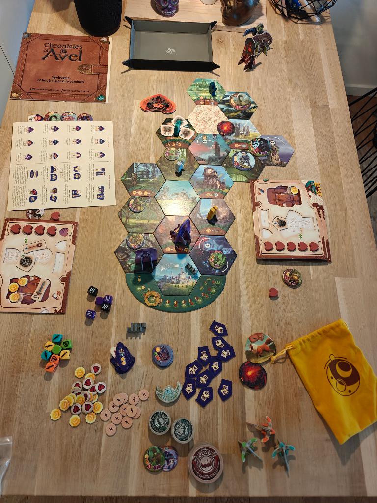 Chronicles of Avel + alle uitbreidingen boardgame, Ophalen, Zo goed als nieuw