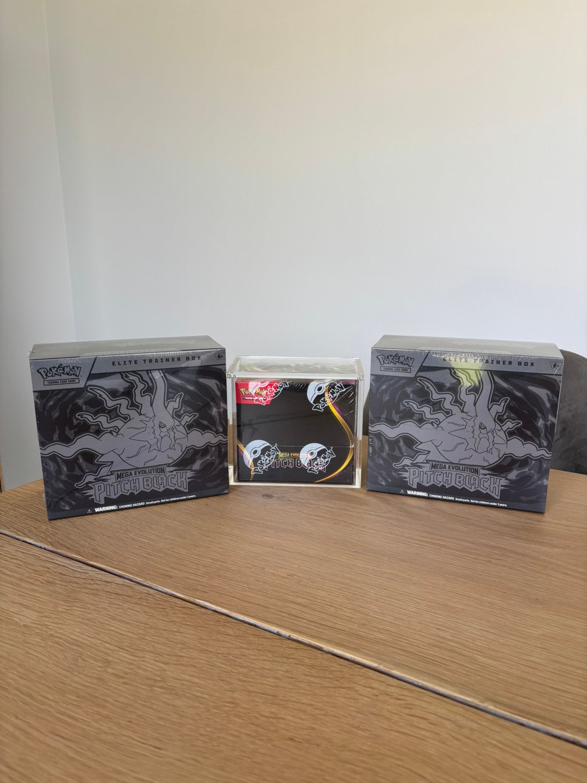 Booster Box Pitch Black + 2 ETB + étui en acrylique BB, Enlèvement, Neuf, Booster box, Foil