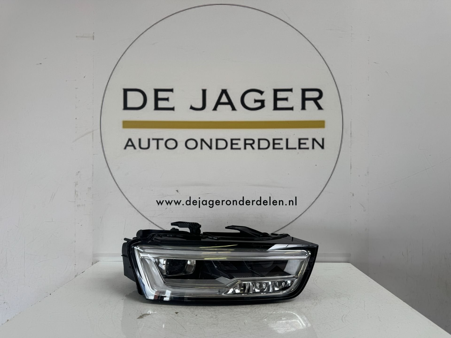 Phare avant droit Full LED pour Audi Q3 8U0941034 8U0941774, AUDI AG, Auto-Union-Strasse 1
85045  Ingolstadt, DE, Audi, Utilisé