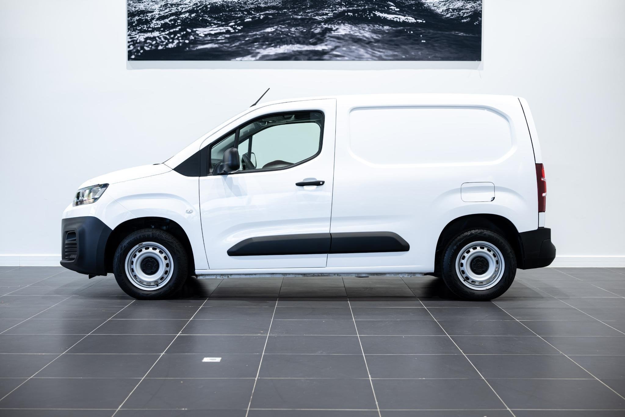 Citroën Berlingo M Light 1.5 BlueHDi+gps+camera verwacht, Voorwielaandrijving, Stof, Gebruikt, Zwart