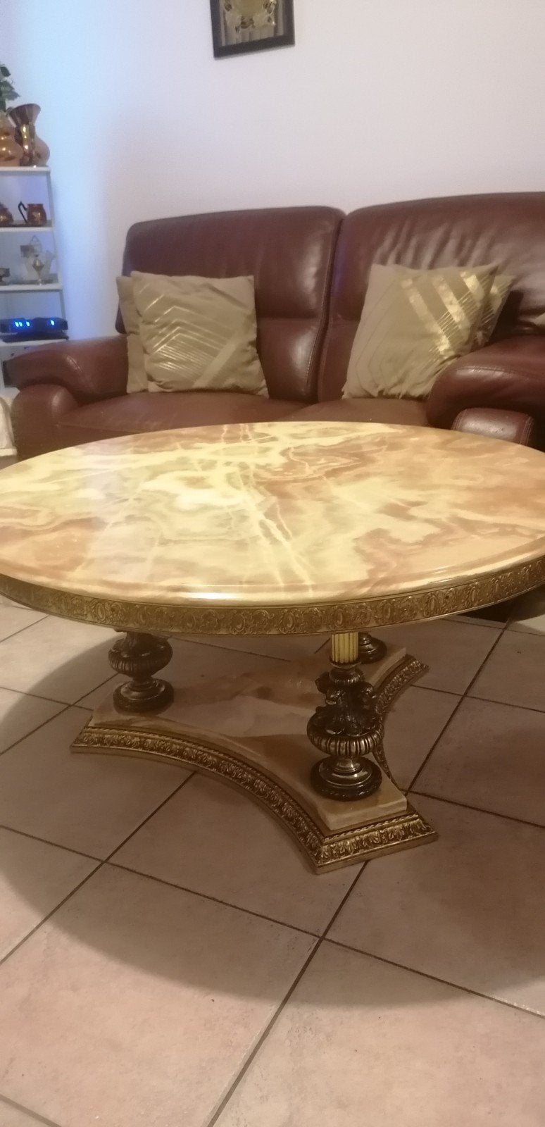 Table en marbre, Enlèvement