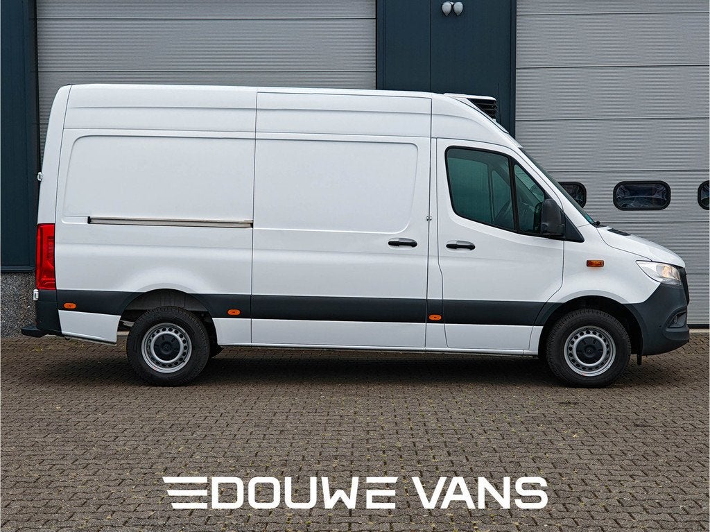 Mercedes-Benz Sprinter 317 L2H2 Automaat LED Vrieswagen Koel, Autos, Camionnettes & Utilitaires, Achat, Entreprise, 2000 kg, Noir