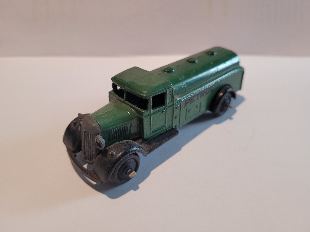 ancien camion 25D Pétrol Dinky Toys GB, Enlèvement ou Envoi