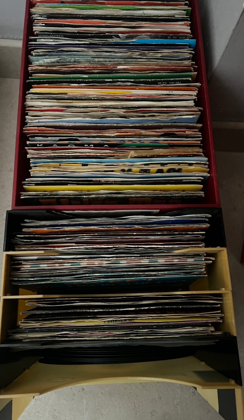 Te koop pakket singeltjes, Ophalen, Zo goed als nieuw