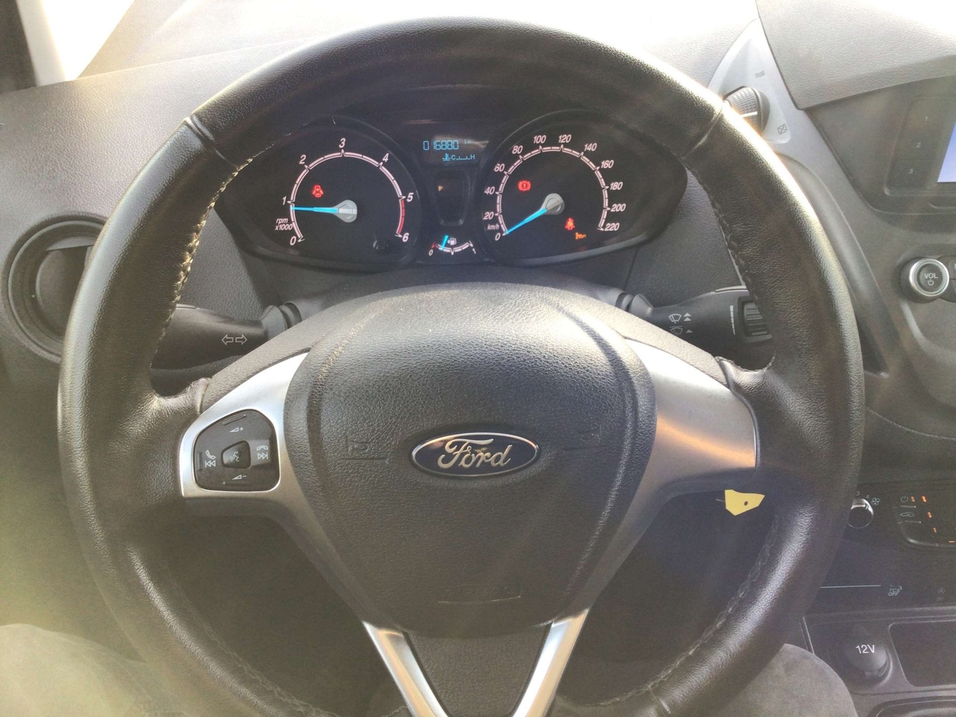 Ford Transit Courier 15dci 75pk 9/2023 13000km 14950e alles, Auto's, Stof, 4 cilinders, Wit, Bedrijf