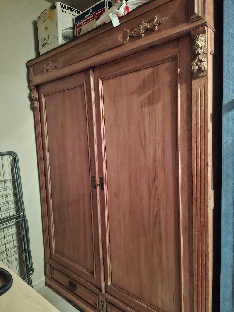 Armoire tête de lion, Maison & Meubles, 200 cm ou plus, Avec espace de penderie, Enlèvement, Utilisé