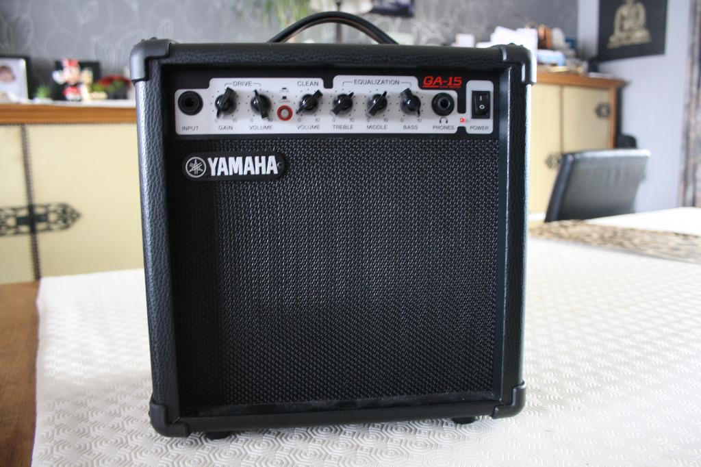 versterker Yamaha GA-15 voor elektische gitaar, Ophalen, Gebruikt, Gitaar