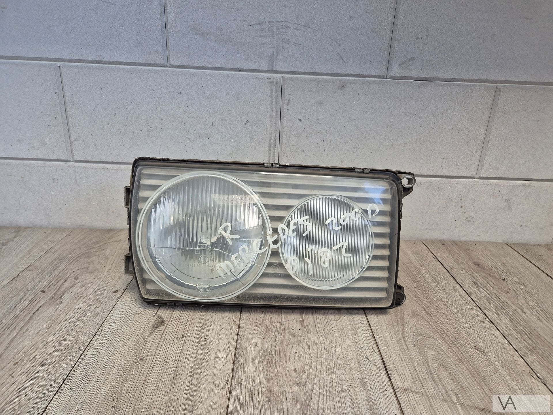 Koplamp rechts van Mercedes W123 1976 - 1985 rond model €90, Auto-onderdelen, Gebruikt, -, Ophalen of Verzenden, -