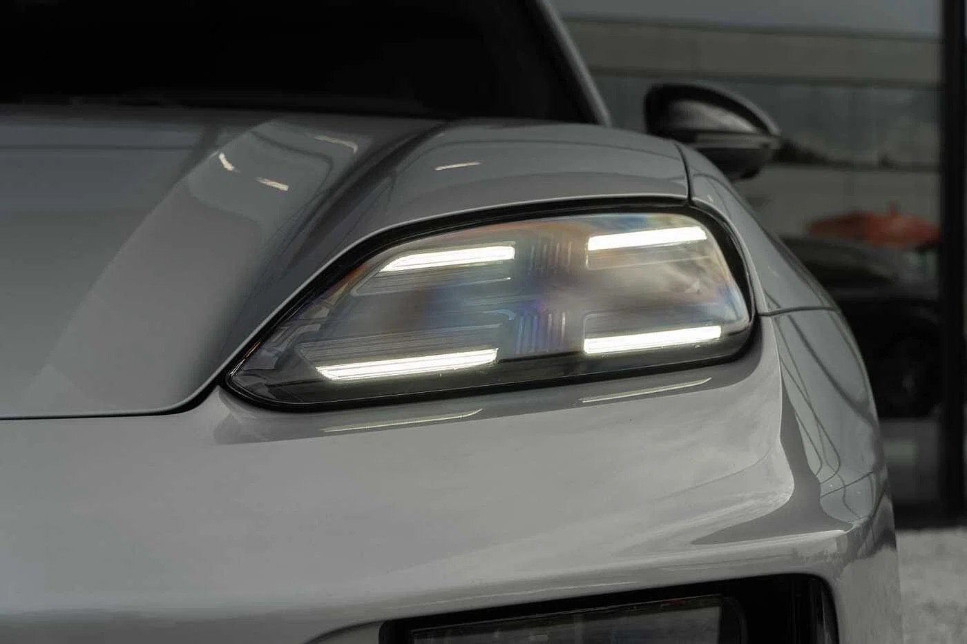 Porsche Macan Turbo New Price of 152.000 euros!, Autos, Cuir, Argent ou Gris, Achat, 470 kW