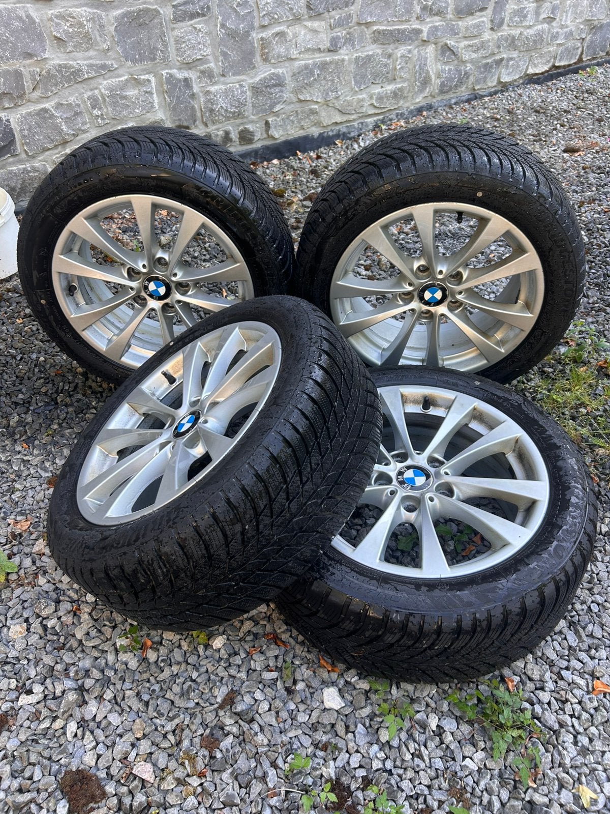 4 roues BMW 17 pouces avec pneus hiver, Autos : Pièces & Accessoires, Pneus & Jantes, Pneus et Jantes, Pneus hiver, Véhicule de tourisme