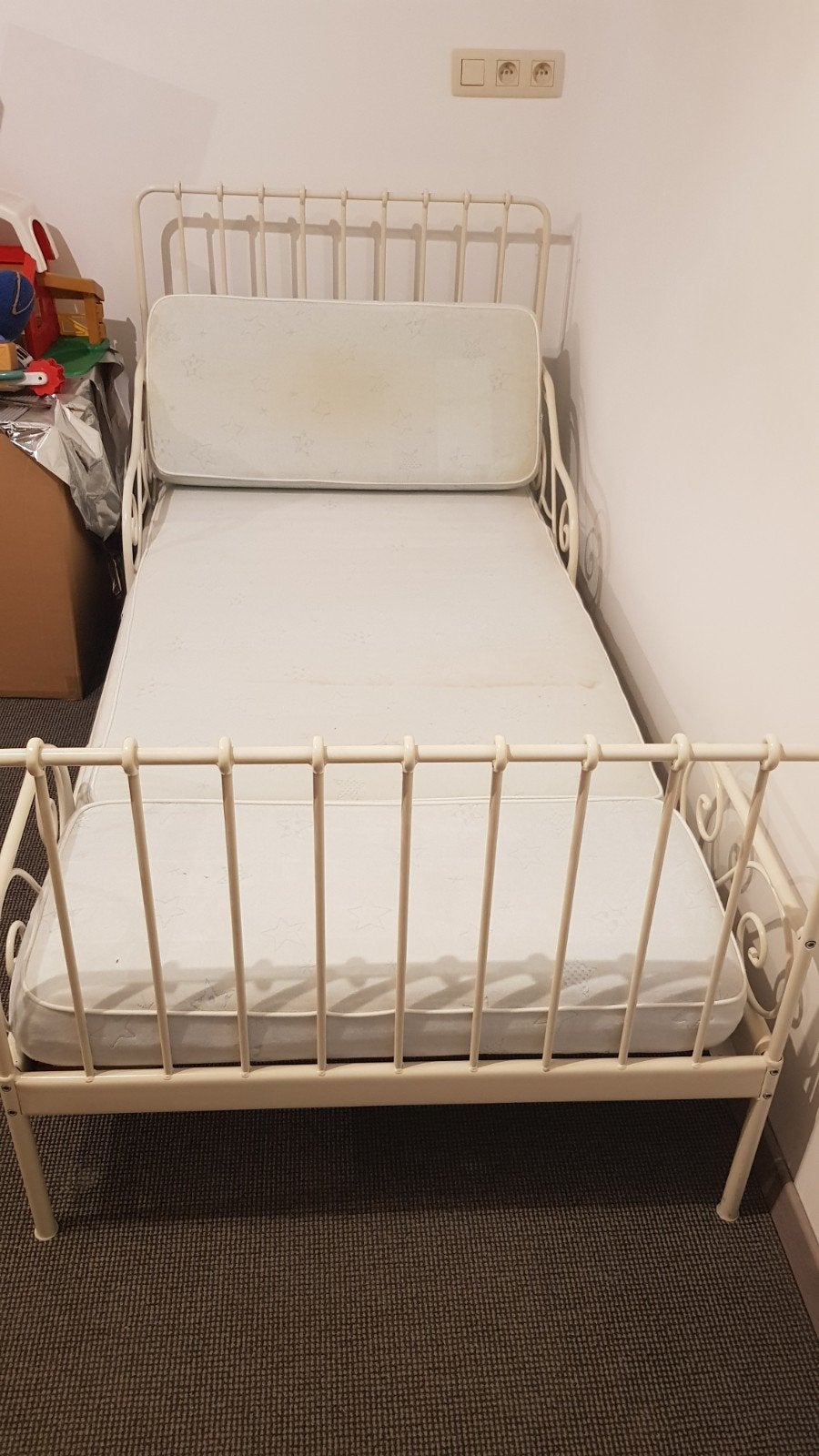 Lit évolutif enfant en métal blanc 160 à 200 cm avec matelas, Enfants & Bébés, Chambre d'enfant | Lits, Enlèvement, Comme neuf