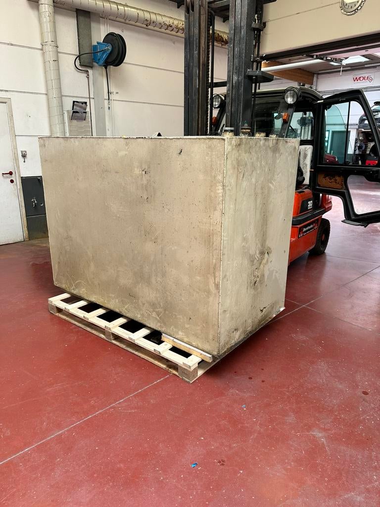 Metalen stookolietank 3000L, Ophalen, Zo goed als nieuw