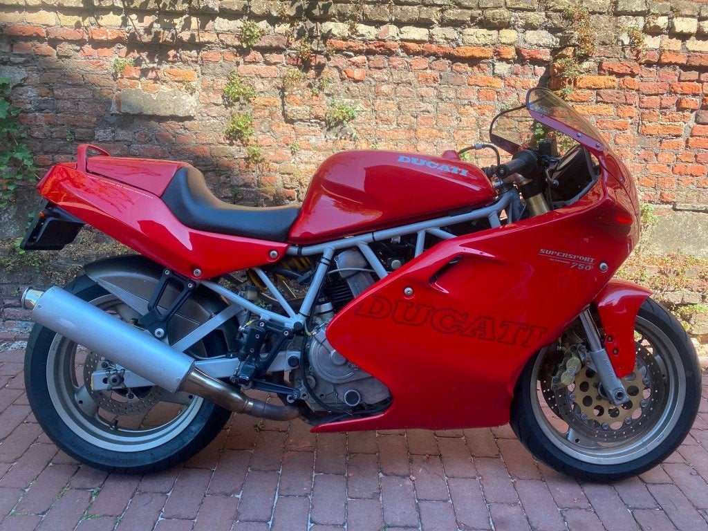 Ducati SuperSport 750 - -750 SS 1995, Motos, 750 cm³, Occasion, Plus de 35 kW, Échappement sport