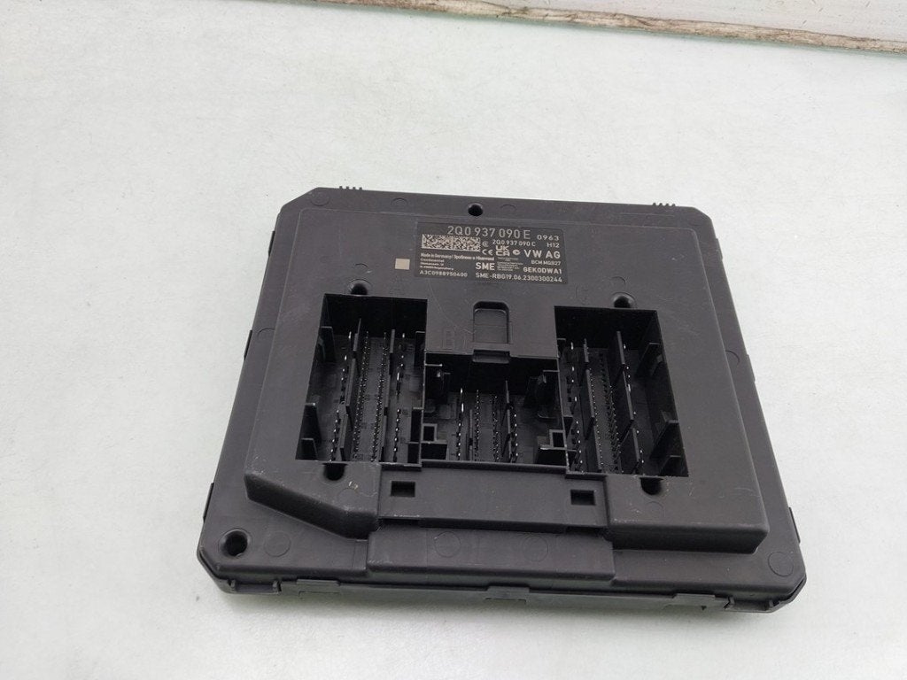 COMPUTER BODY CONTROL Skoda Scala (01-2019/-) (|2Q0937090E|), Gebruikt, Info@skoda-auto.de, Skoda, Max-Planck-Straße  3-5
64331  Weiterstadt, DE
