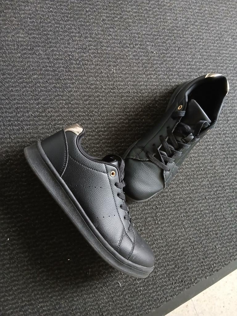 Mooie dames sneakers maat 40 nieuwstaat, Vêtements | Hommes, Chaussures, Enlèvement, Baskets