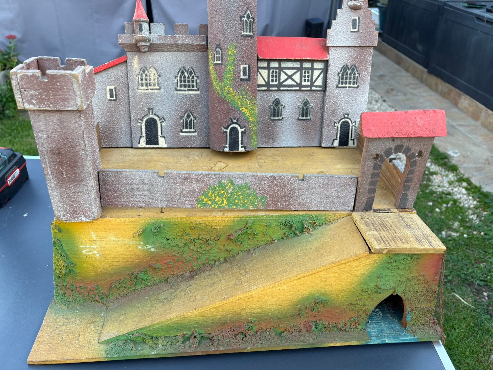 OUD HOUTEN SPEELGOEDKASTEEL, COMPLEET IN GOEDE STAAT, Ophalen of Verzenden, Gebruikt